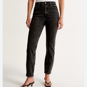 ABERCROMBIE AND FITCH black  Curve Love High Rise Mom Jean Women 27/4 short VTG